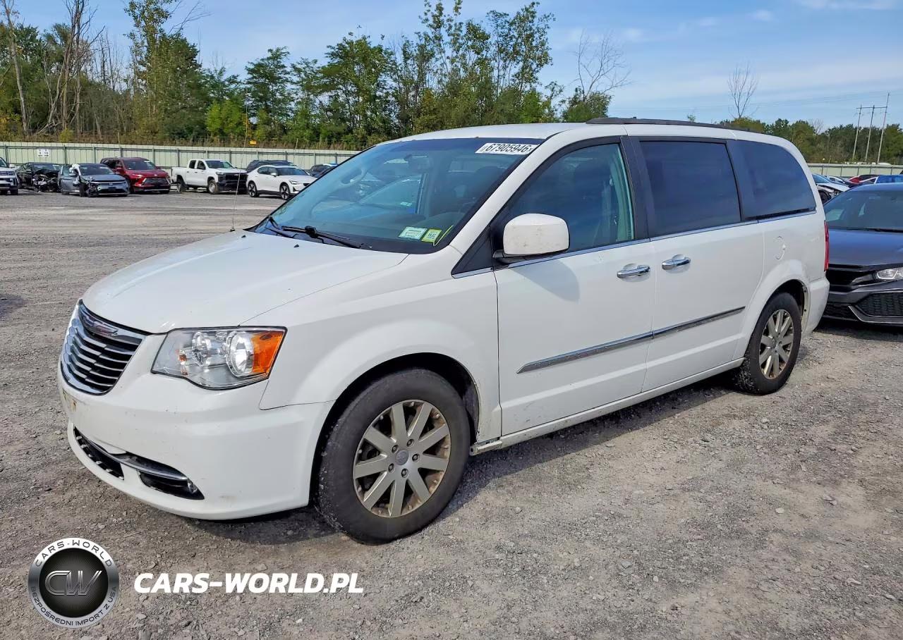 2015 Chrysler Town & Country Touring – zdjęcie 1 z 13