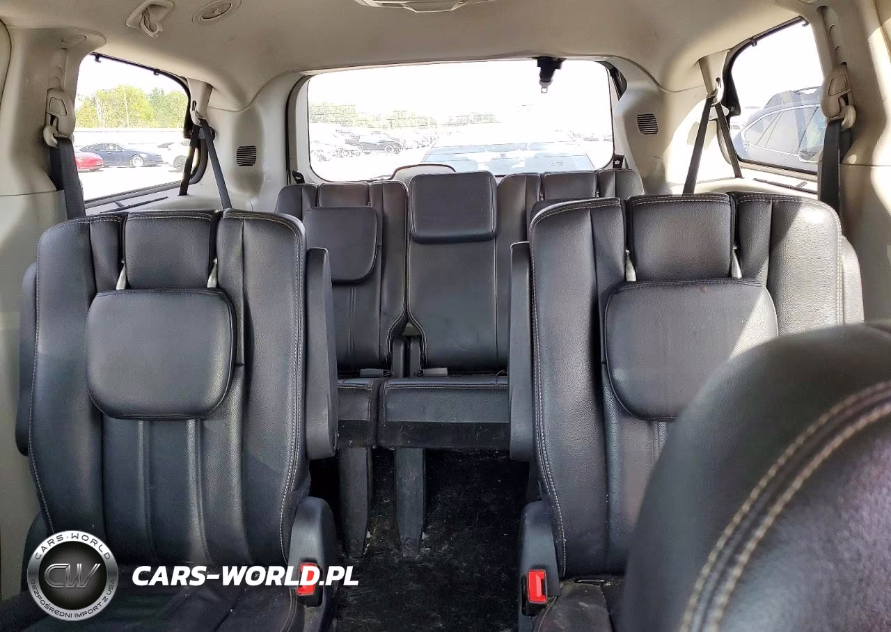 2015 Chrysler Town & Country Touring VIN:2C4RC1BG8FR662535 - 10