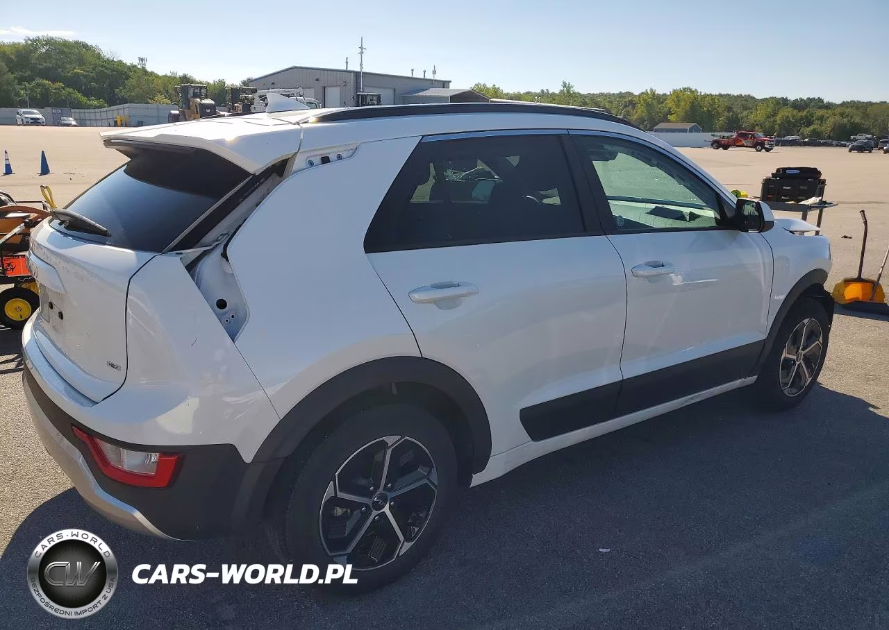 2025 Kia Niro Lx VIN:KNDCP3LE9S5289760 - 3