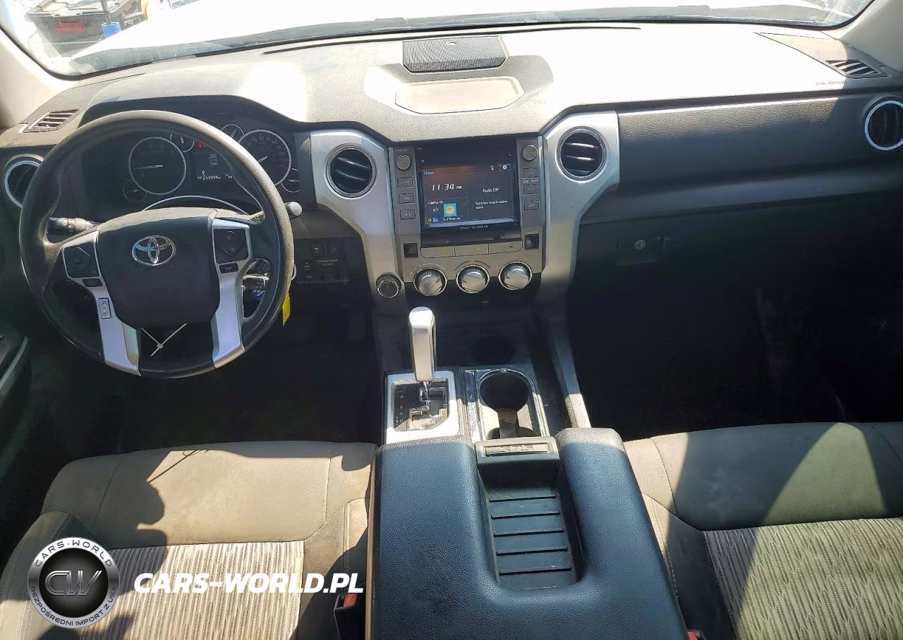 2017 Toyota Tundra Sr5 VIN:5TFUW5F18HX647584 - 8