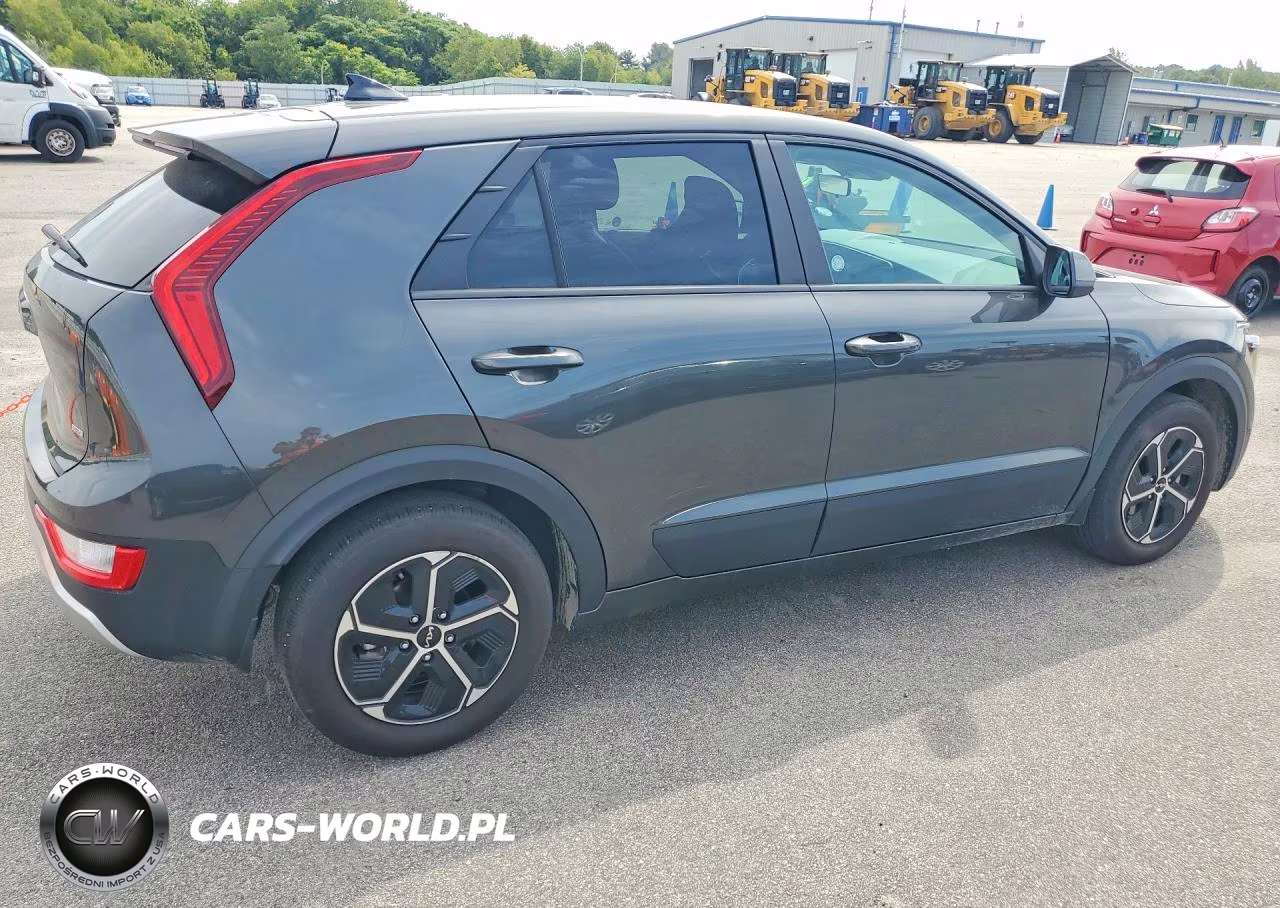 2025 Kia Niro Lx VIN:KNDCP3LE8S5289202 - 3