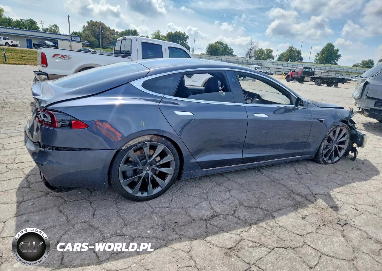 2018 Tesla Model S VIN:5YJSA1E28JF258145 - 3