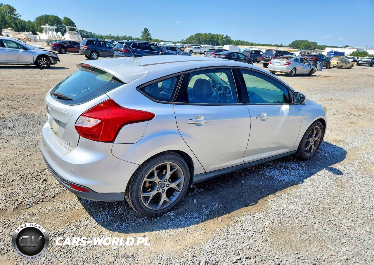 2014 Ford Focus Se VIN:1FADP3K22EL141869 - 3