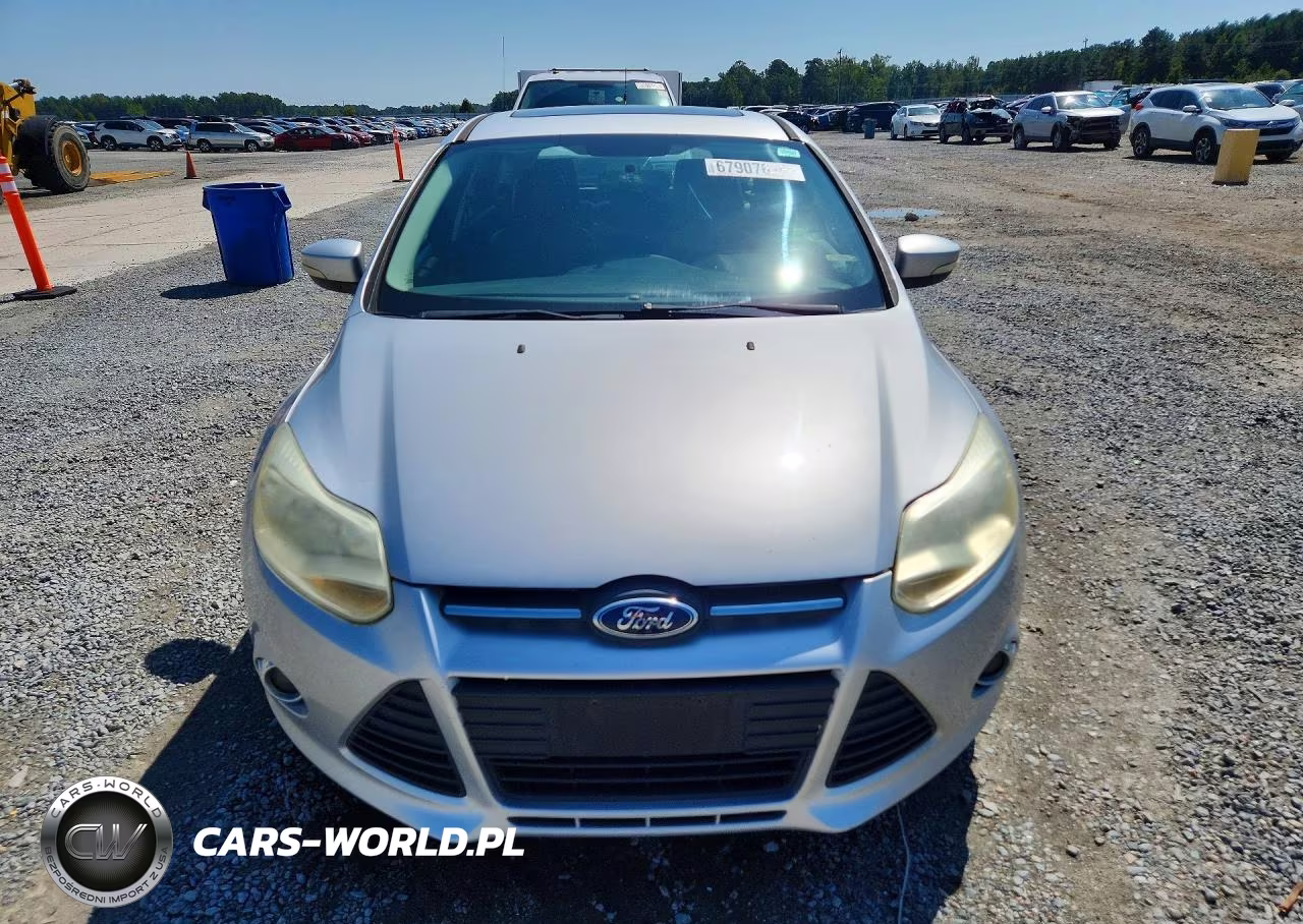 2014 Ford Focus Se VIN:1FADP3K22EL141869 - 5