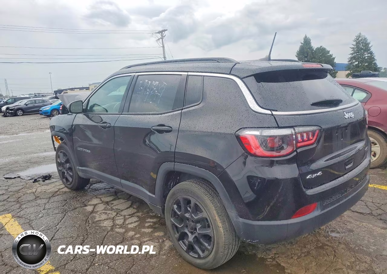 2022 Jeep Compass Latitude Lux VIN:3C4NJDFB1NT154469 - 2