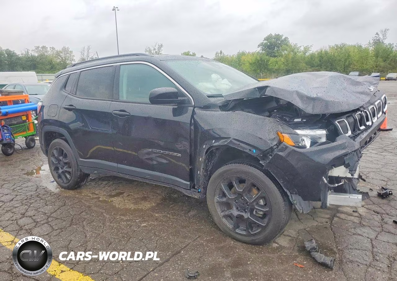 2022 Jeep Compass Latitude Lux VIN:3C4NJDFB1NT154469 - 4