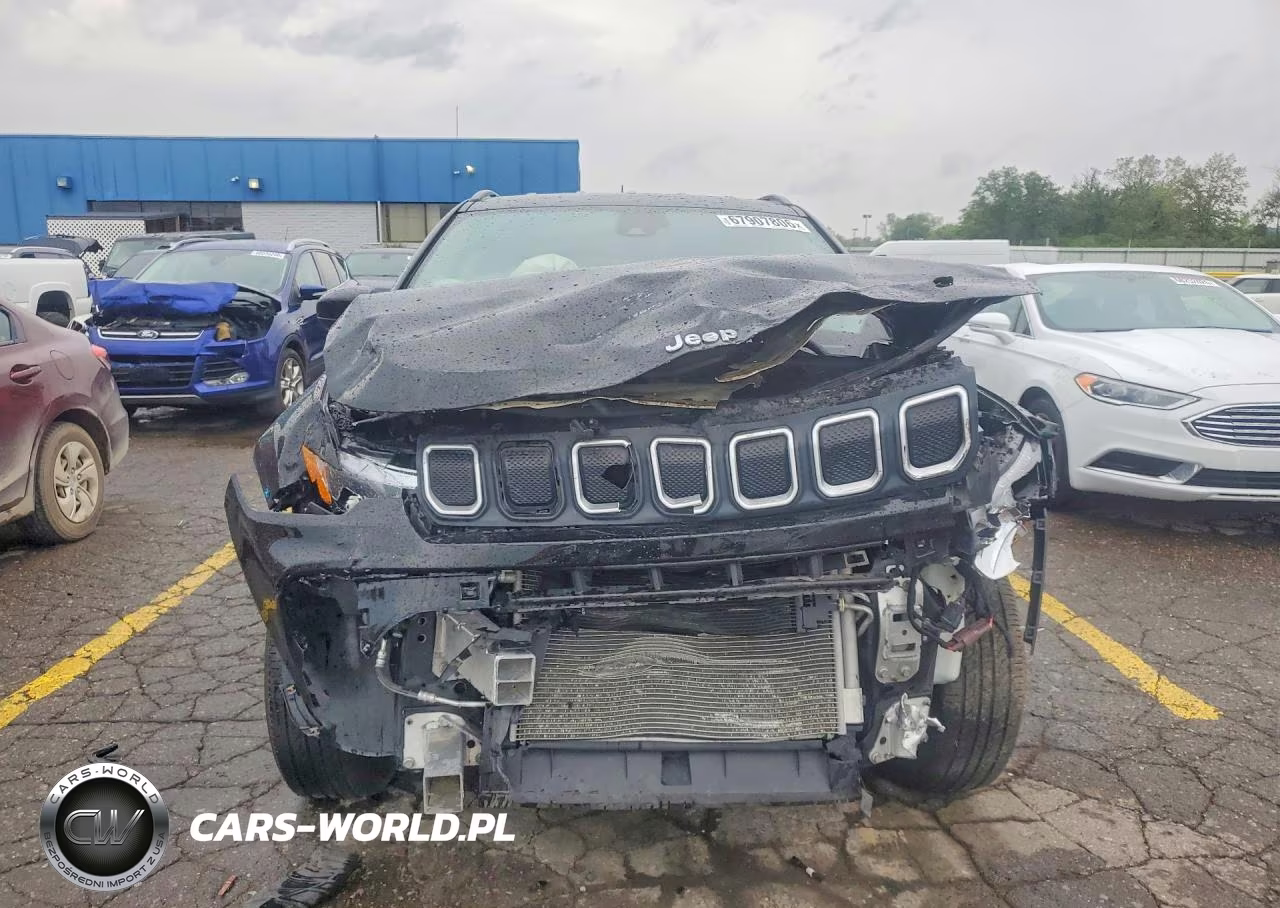 2022 Jeep Compass Latitude Lux VIN:3C4NJDFB1NT154469 - 5