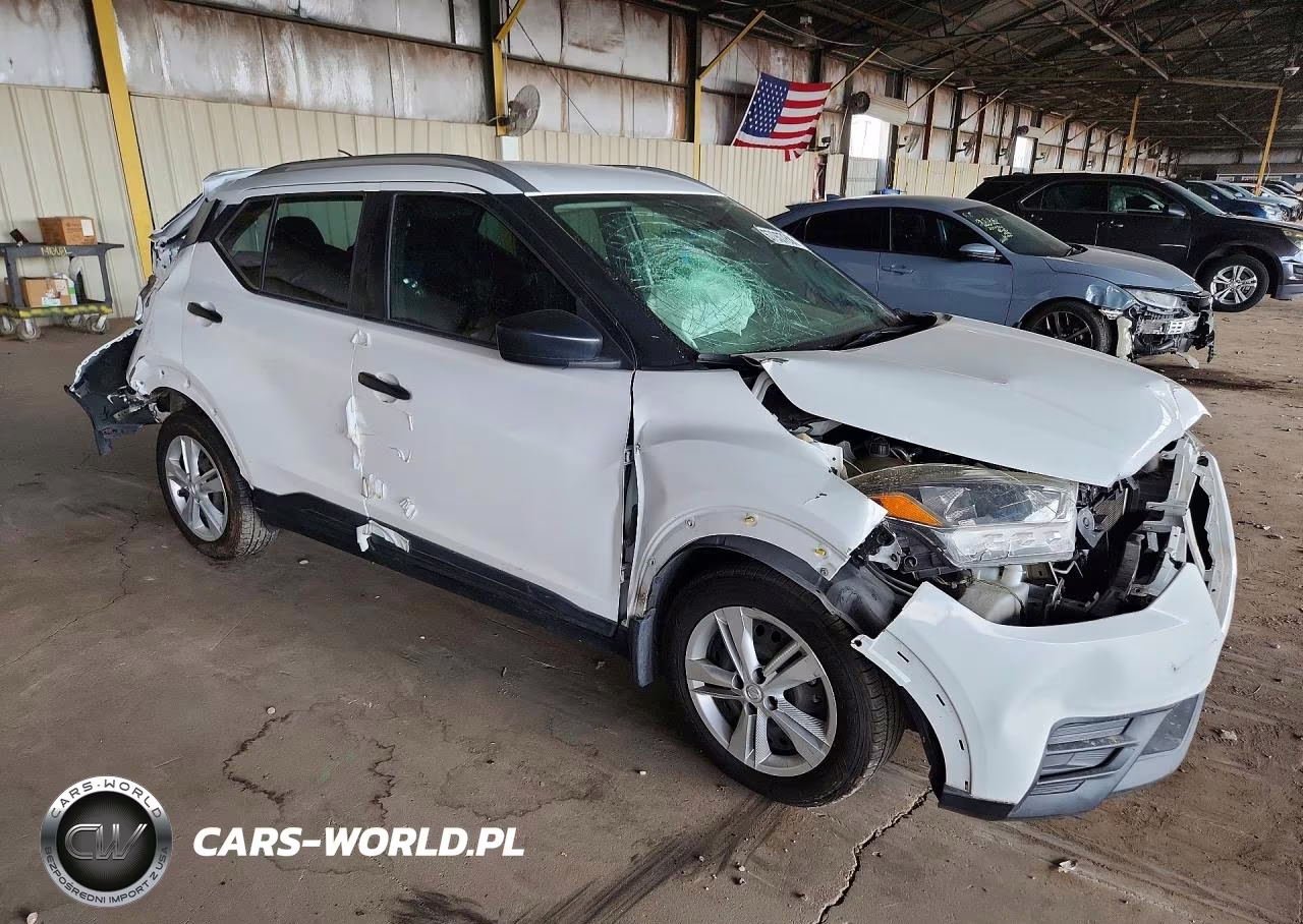 2019 Nissan Kicks S VIN:3N1CP5CU2KL482001 - 4