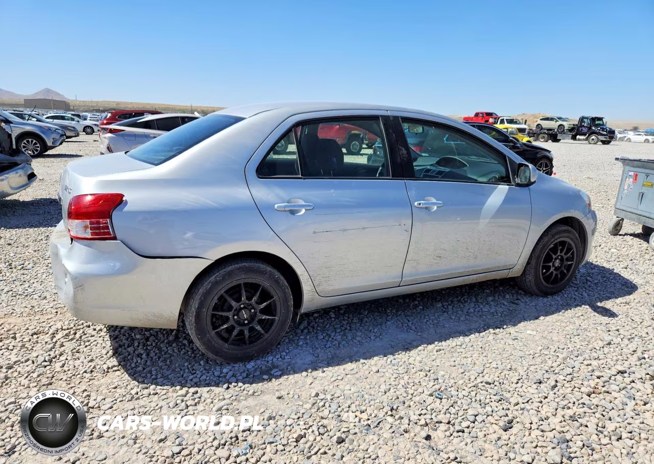 2010 Toyota Yaris Base VIN:JTDBT4K33A4071721 - 3