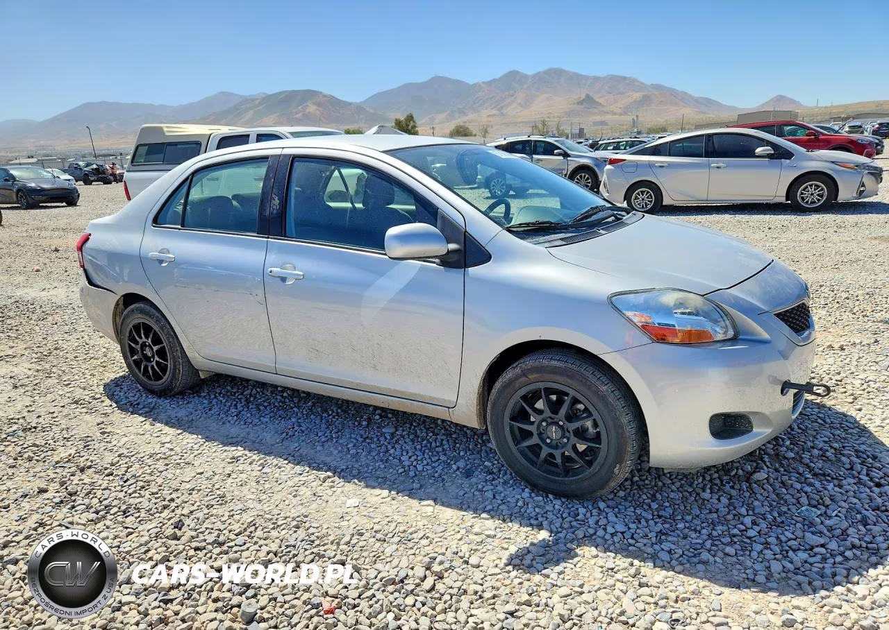 2010 Toyota Yaris Base VIN:JTDBT4K33A4071721 - 4
