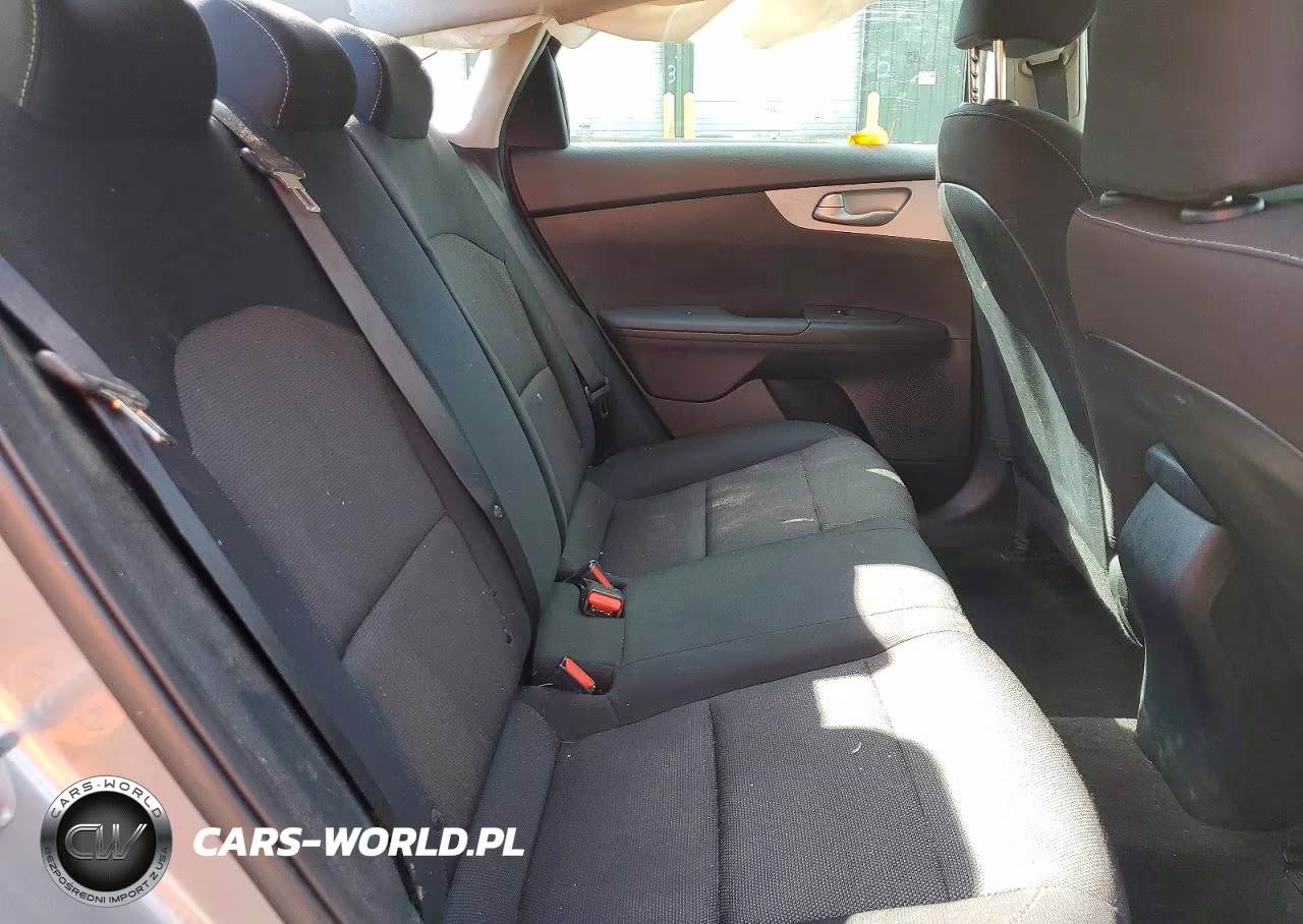 2024 Kia Forte Lxs VIN:3KPF24AD9RE796426 - 10