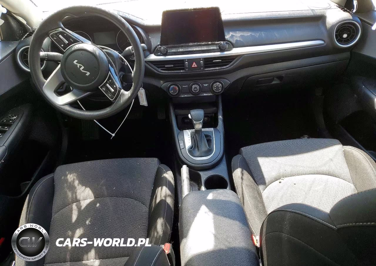 2024 Kia Forte Lxs VIN:3KPF24AD9RE796426 - 8