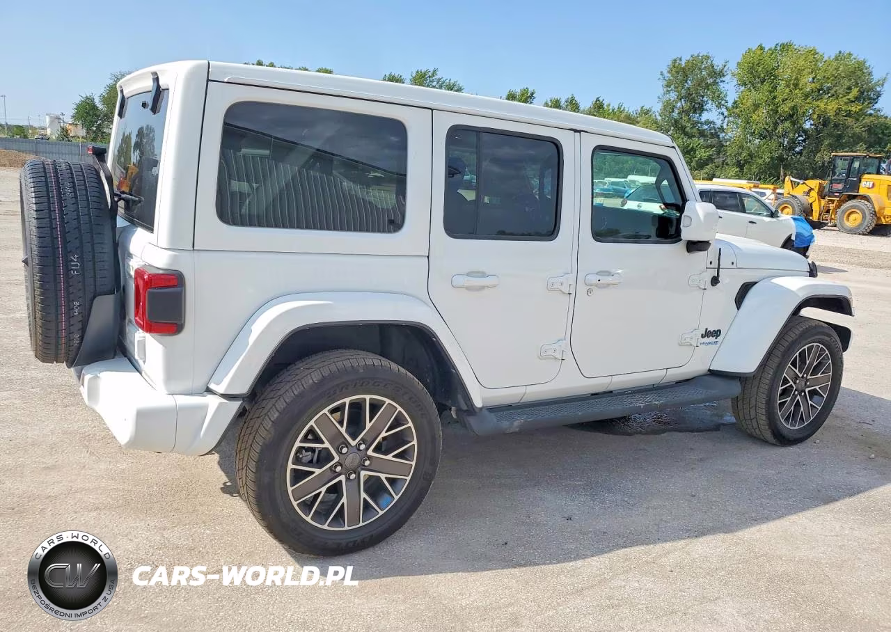 2022 Jeep Wrangler Unlimited Sahara 4Xe VIN:1C4JJXP67NW218753 - 3
