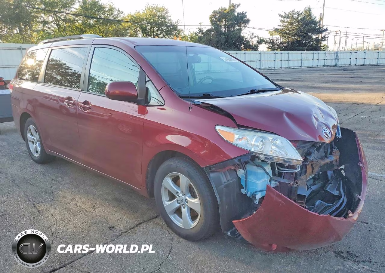 2014 Toyota Sienna Le VIN:5TDKK3DC3ES415388 - 4