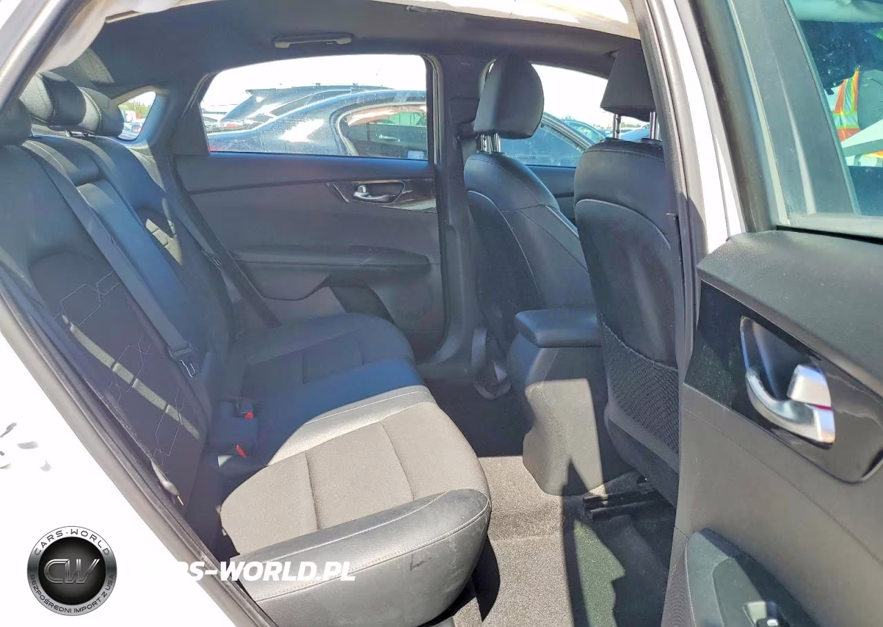 2023 Kia Forte Gt Line VIN:3KPF54AD3PE687223 - 10