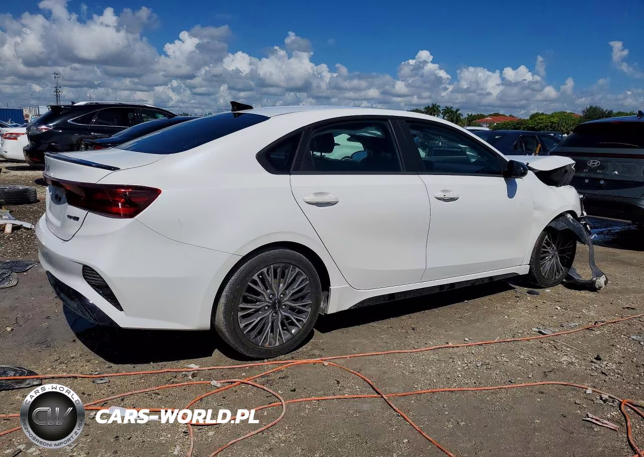 2023 Kia Forte Gt Line VIN:3KPF54AD3PE687223 - 3