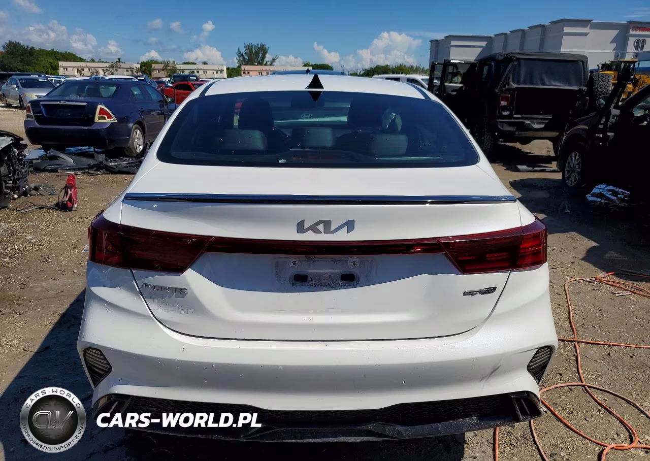 2023 Kia Forte Gt Line VIN:3KPF54AD3PE687223 - 6