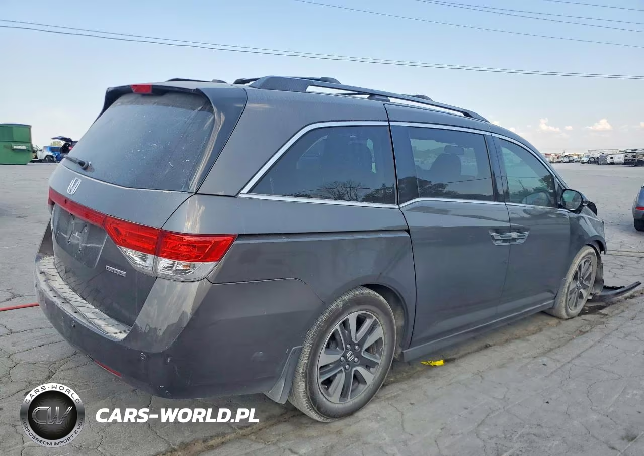 2015 Honda Odyssey Touring VIN:5FNRL5H98FB064019 - 3