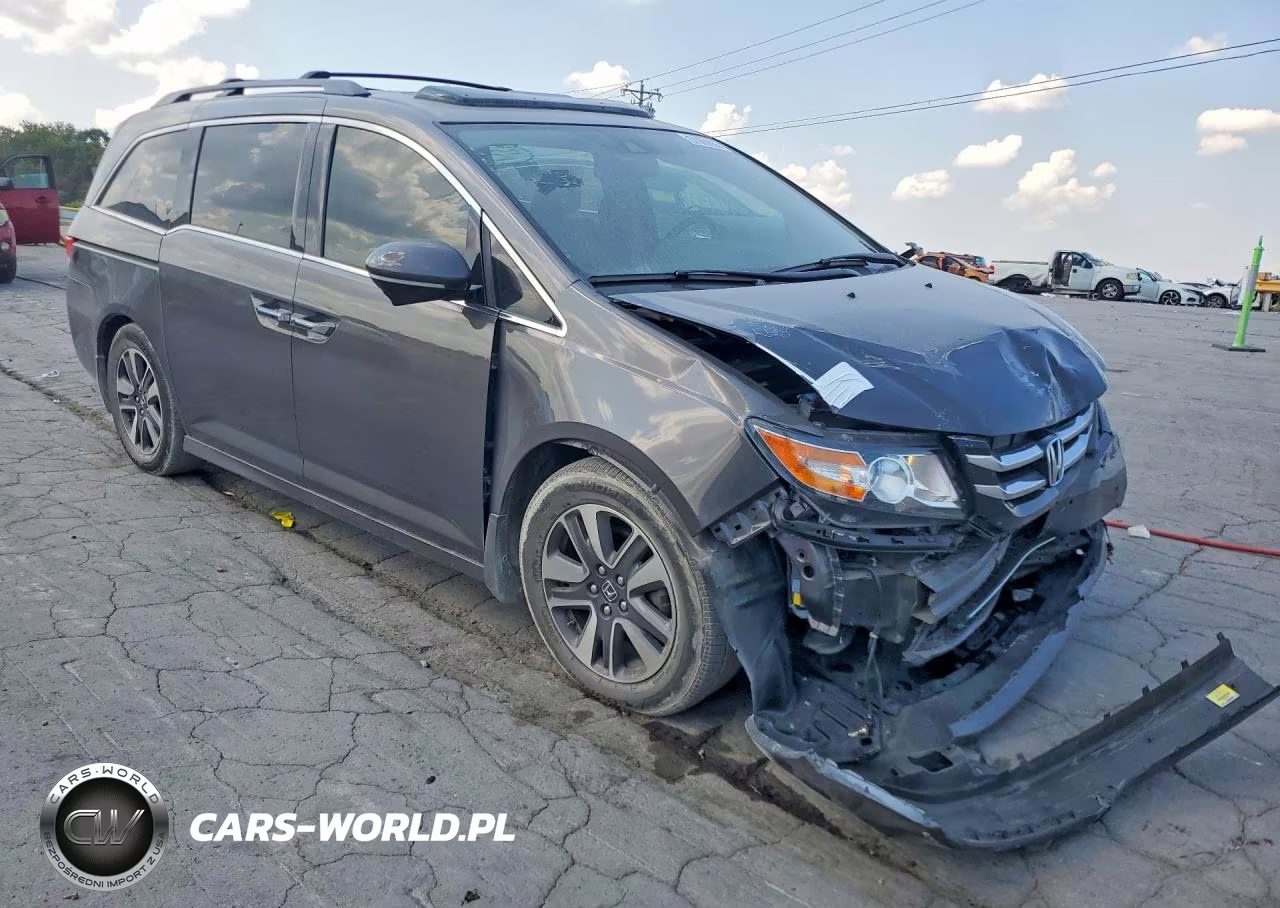 2015 Honda Odyssey Touring VIN:5FNRL5H98FB064019 - 4