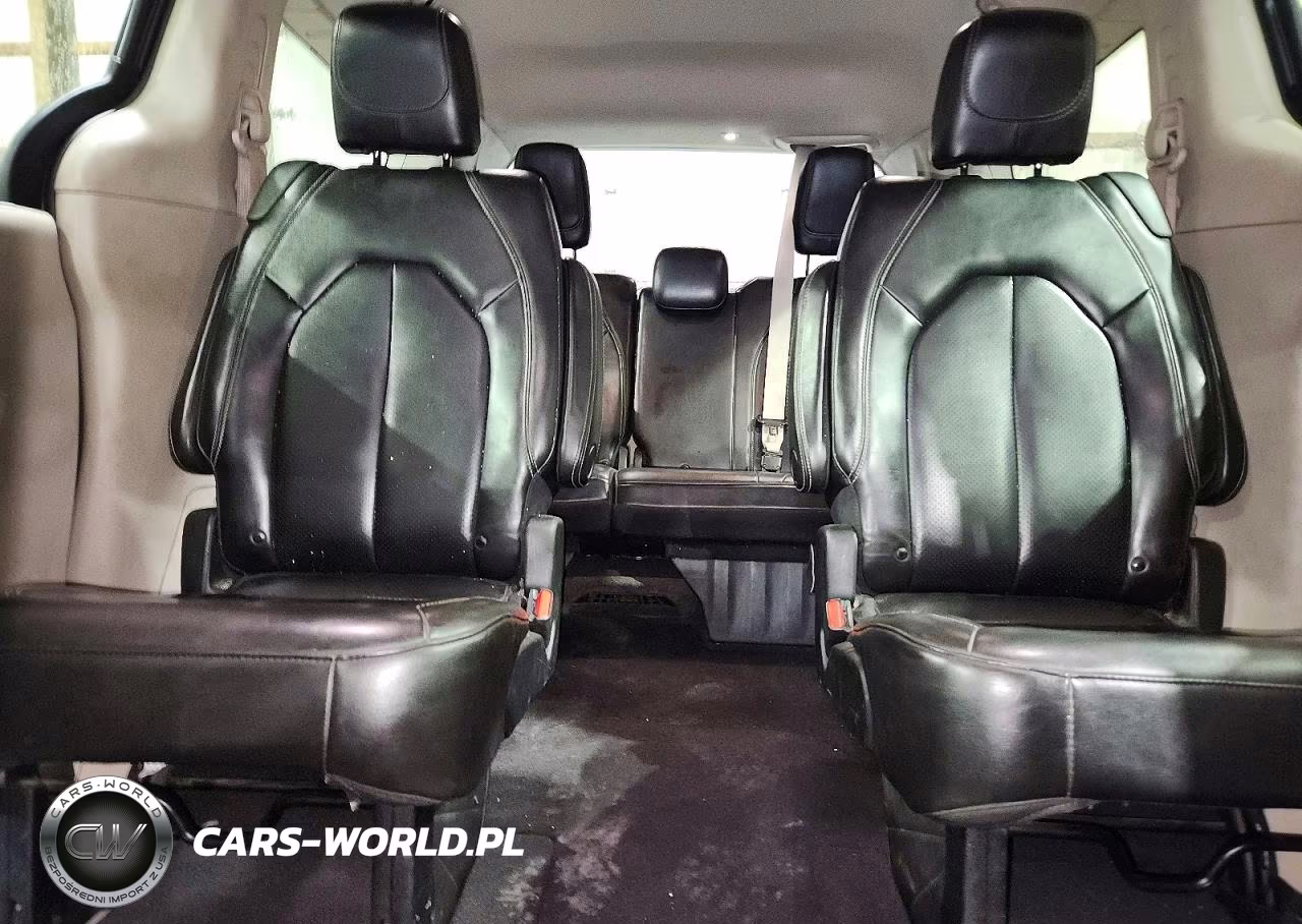 2020 Chrysler Voyager Lxi VIN:2C4RC1DG5LR261775 - 10
