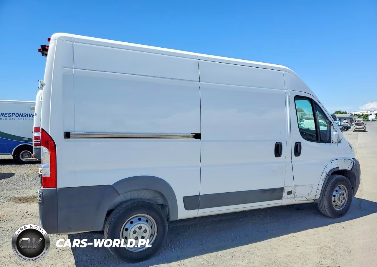 2018 Ram Promaster 2500 Delivery Van VIN:3C6TRVCG1JE112847 - 3