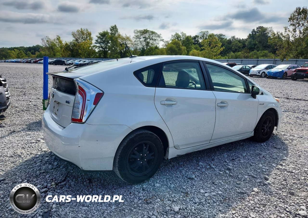 2013 Toyota Prius Four VIN:JTDKN3DU4D5679014 - 3
