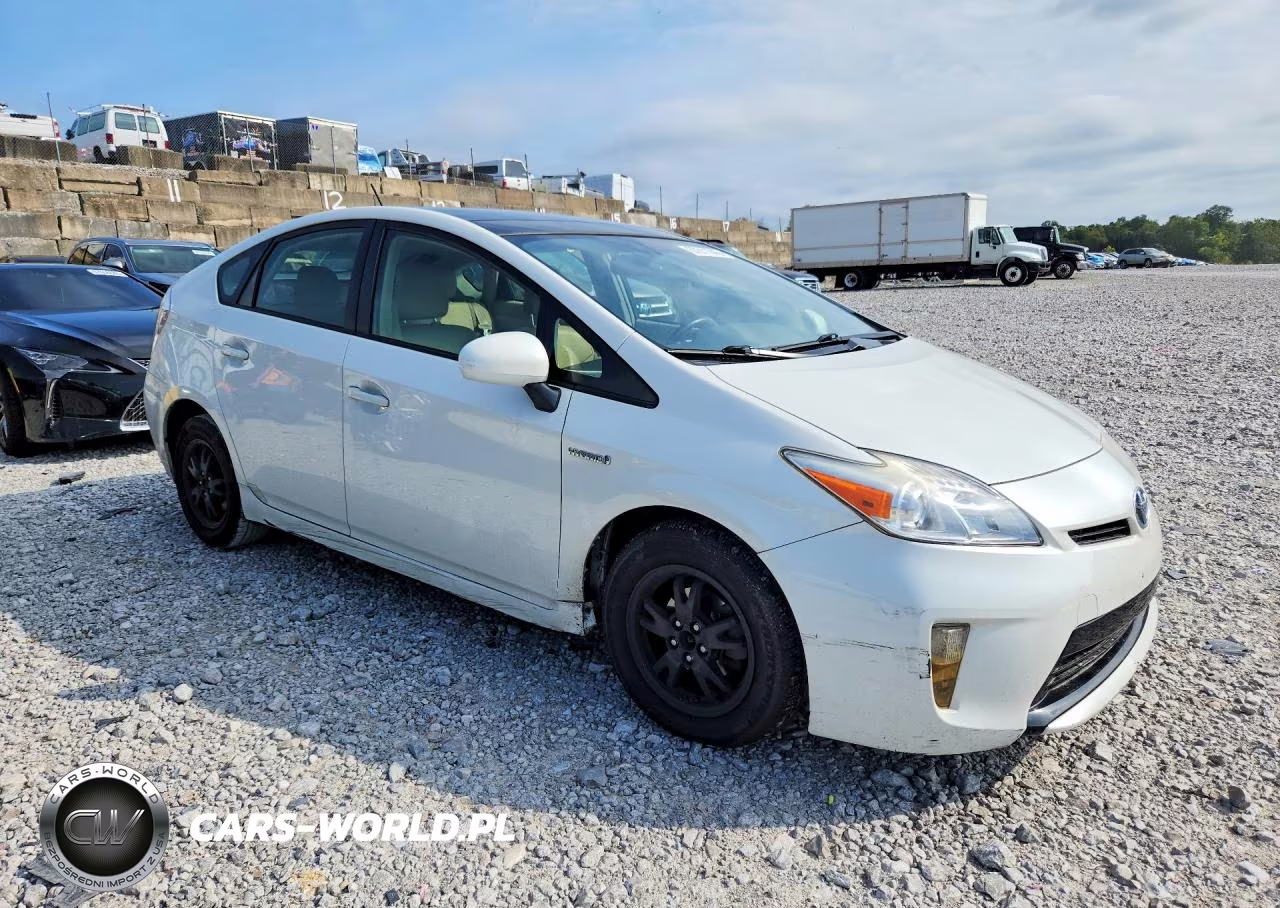 2013 Toyota Prius Four VIN:JTDKN3DU4D5679014 - 4