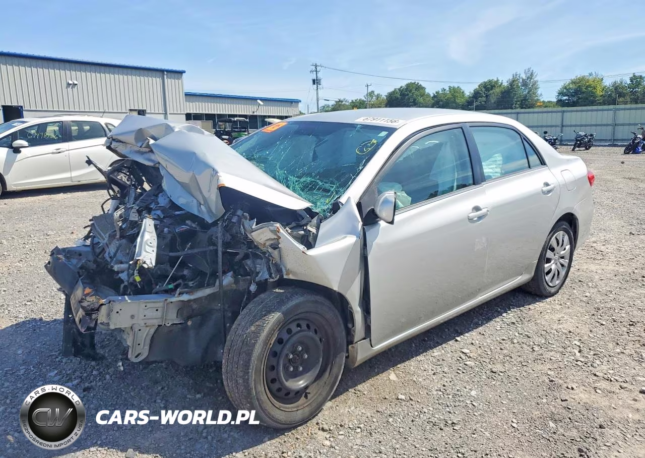 2013 Toyota Corolla Le – zdjęcie 1 z 12