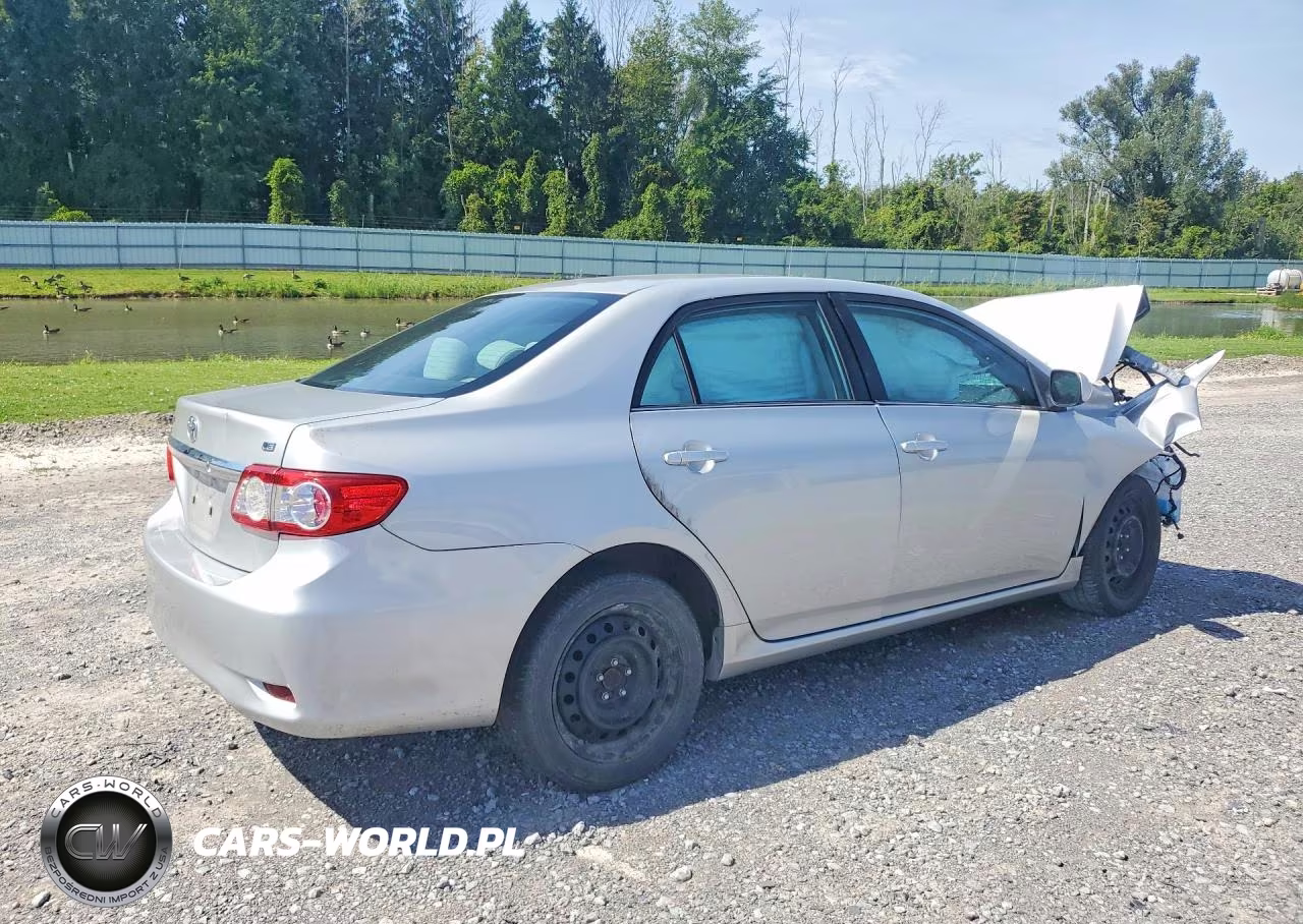 2013 Toyota Corolla Le VIN:2T1BU4EE1DC060910 - 3