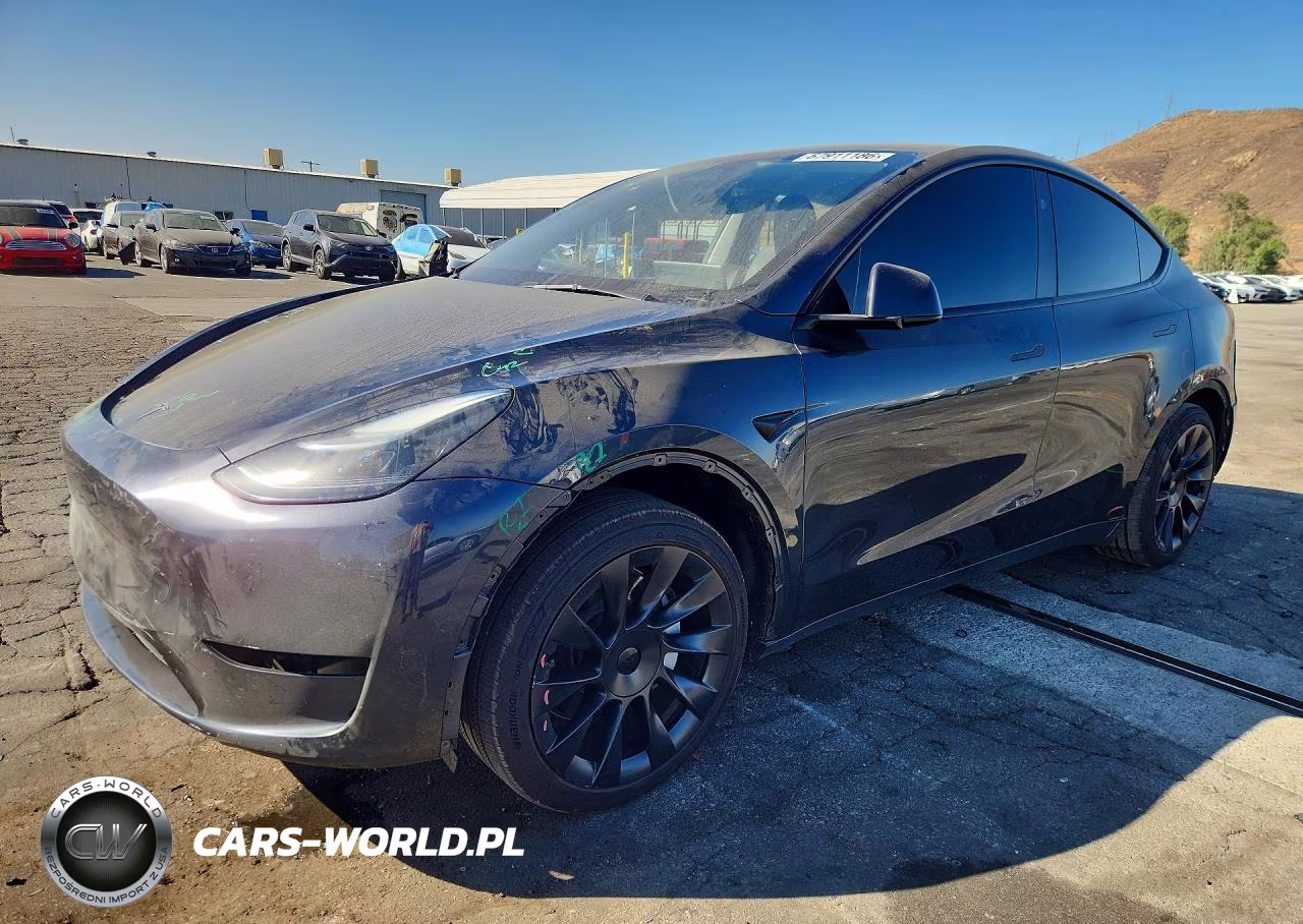 2024 Tesla Model Y VIN:7SAYGDED4RF054422 - 1