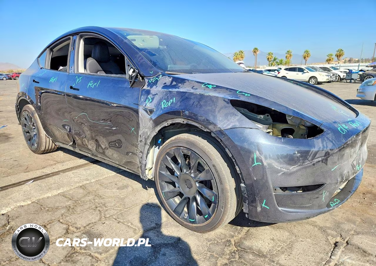 2024 Tesla Model Y VIN:7SAYGDED4RF054422 - 4