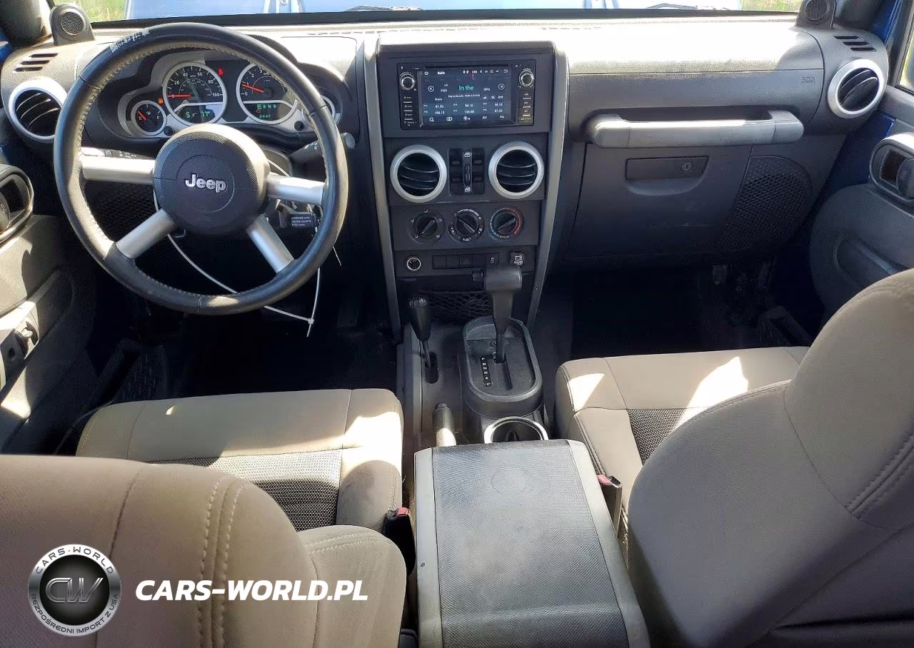 2010 Jeep Wrangler Unlimited Sahara VIN:1J4BA5H14AL122645 - 8