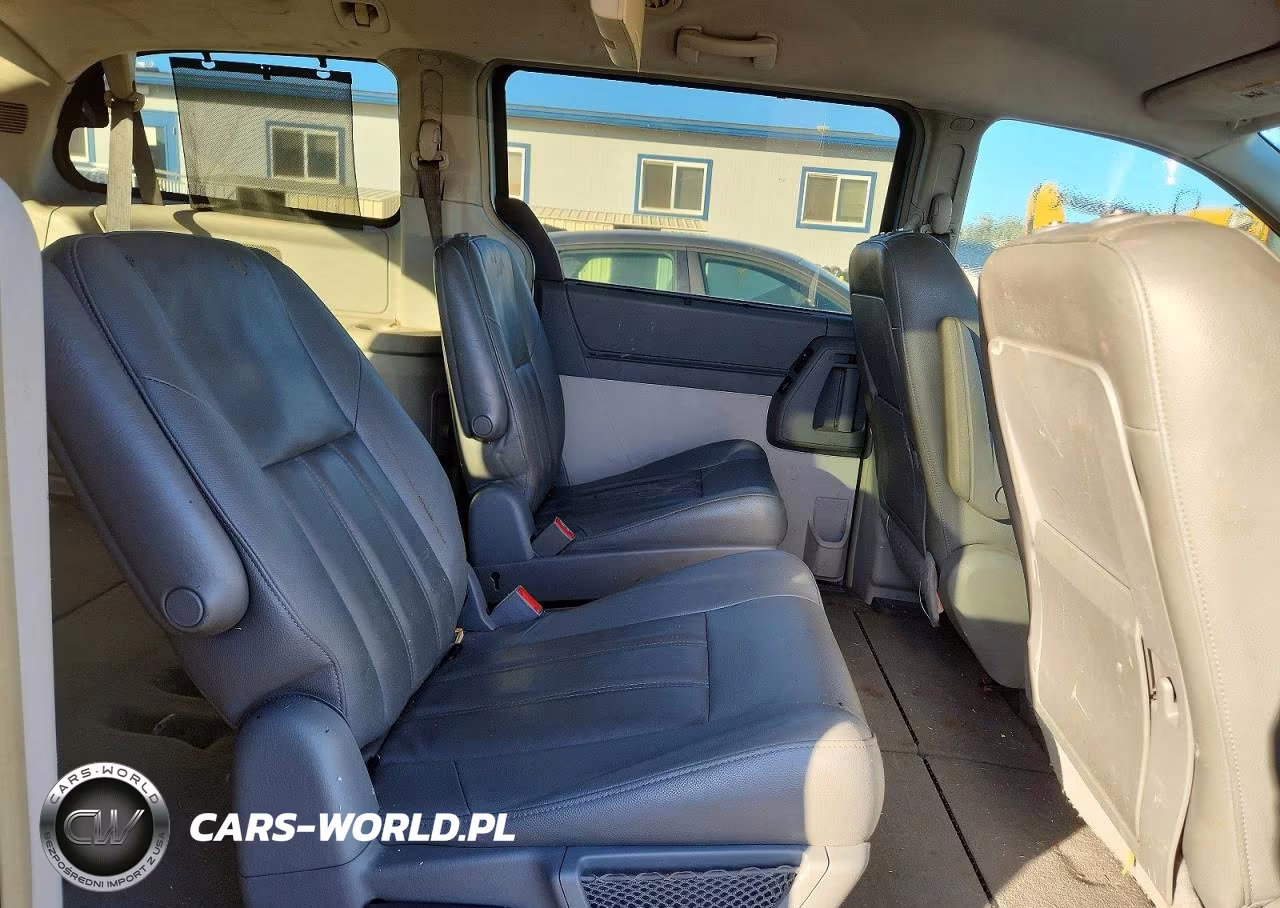 2008 Chrysler Town & Country Touring VIN:2A8HR54P18R623540 - 11