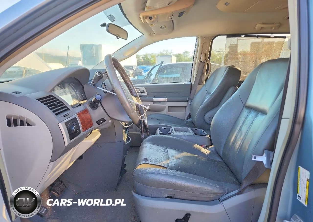 2008 Chrysler Town & Country Touring VIN:2A8HR54P18R623540 - 7