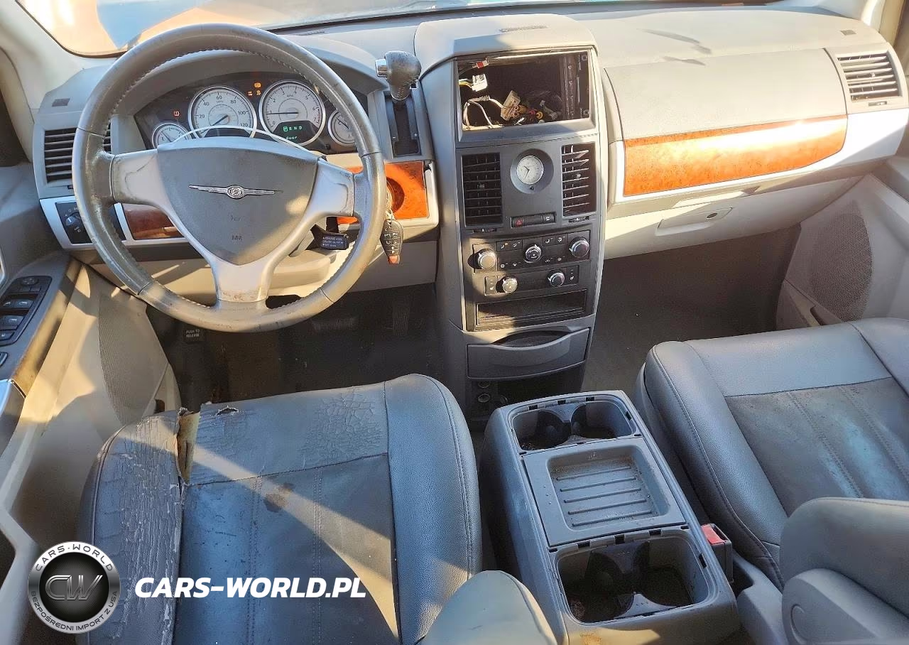 2008 Chrysler Town & Country Touring VIN:2A8HR54P18R623540 - 8