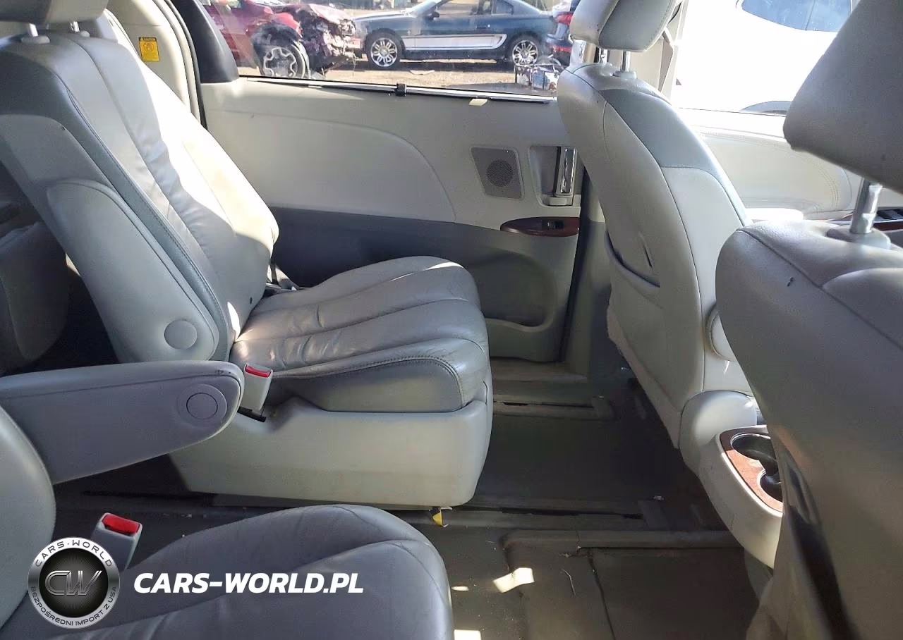 2012 Toyota Sienna Limited 7-Passenger VIN:5TDDK3DC4CS036325 - 11