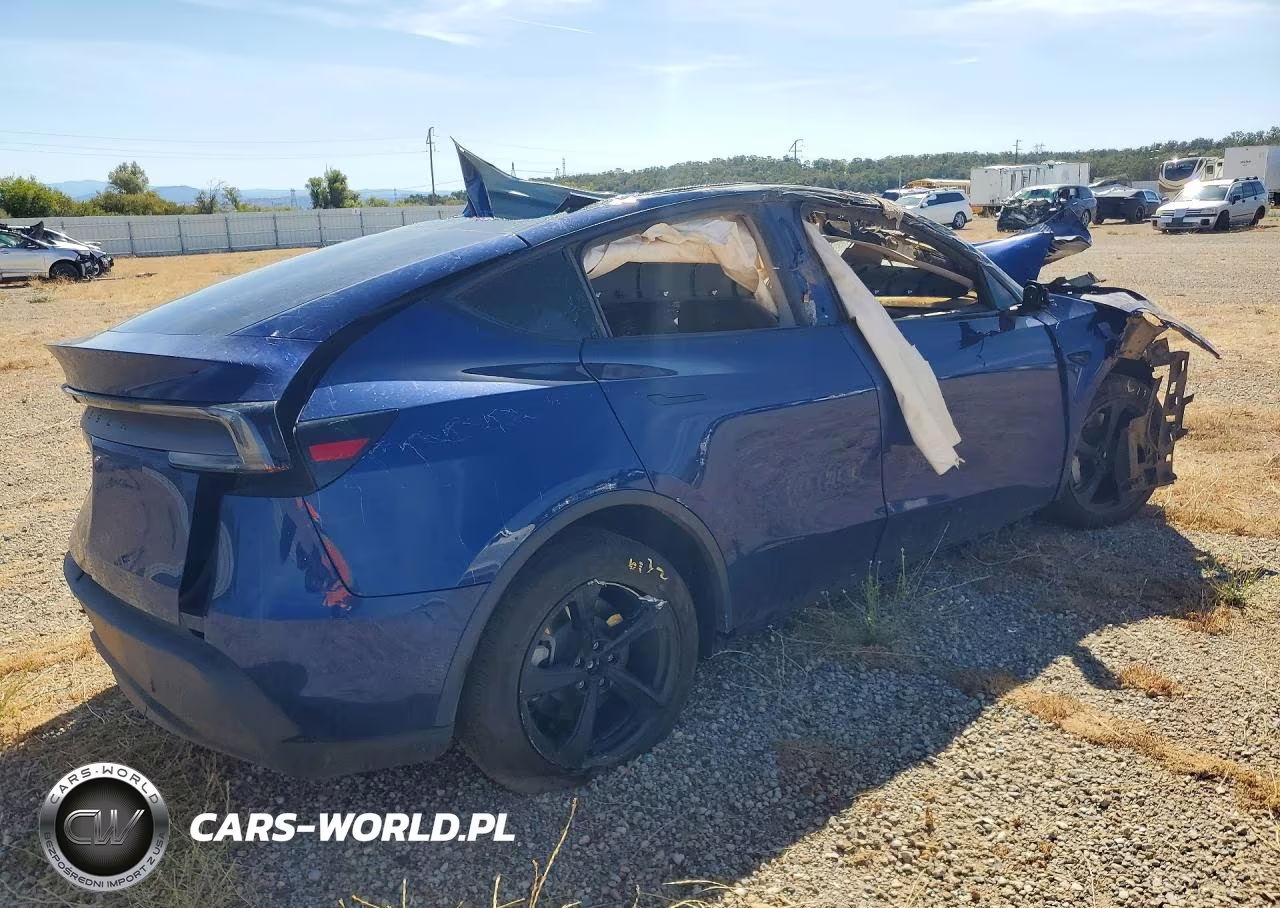 2026 Tesla Model Y VIN:7SAYGDED0TF426605 - 3