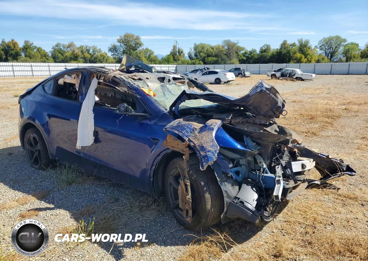 2026 Tesla Model Y VIN:7SAYGDED0TF426605 - 4