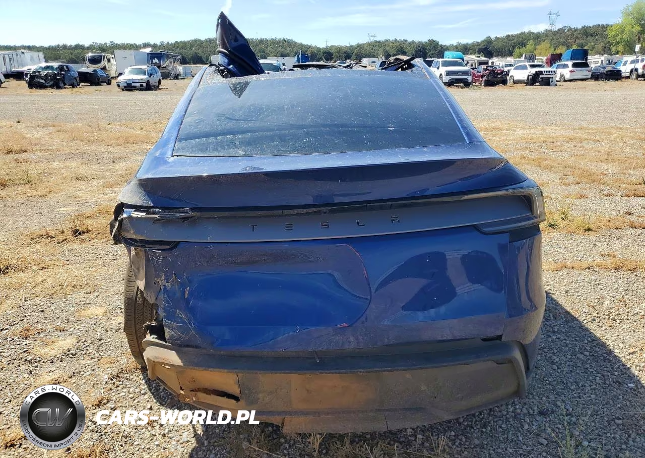 2026 Tesla Model Y VIN:7SAYGDED0TF426605 - 6