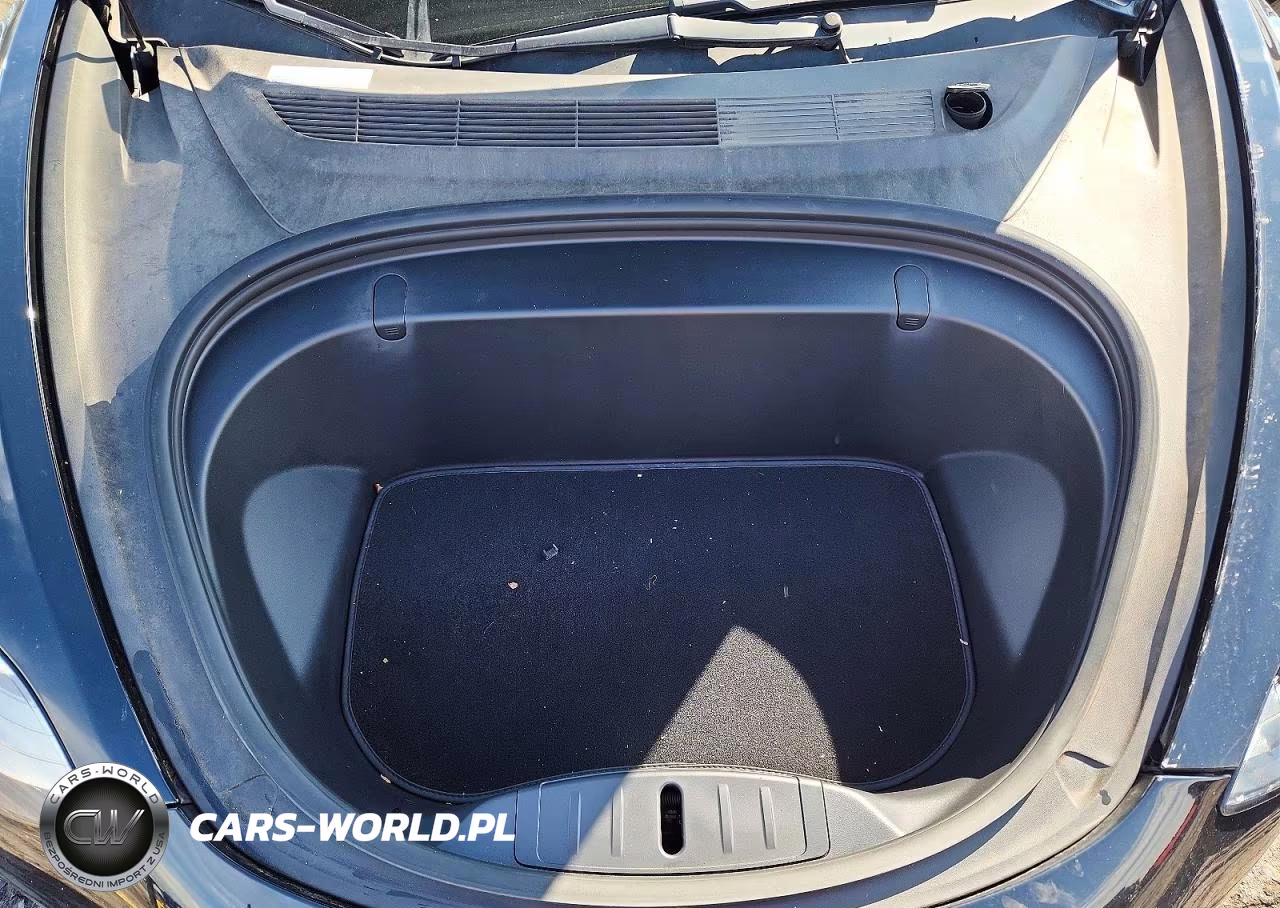 2018 Tesla Model 3 VIN:5YJ3E1EB3JF068262 - 11