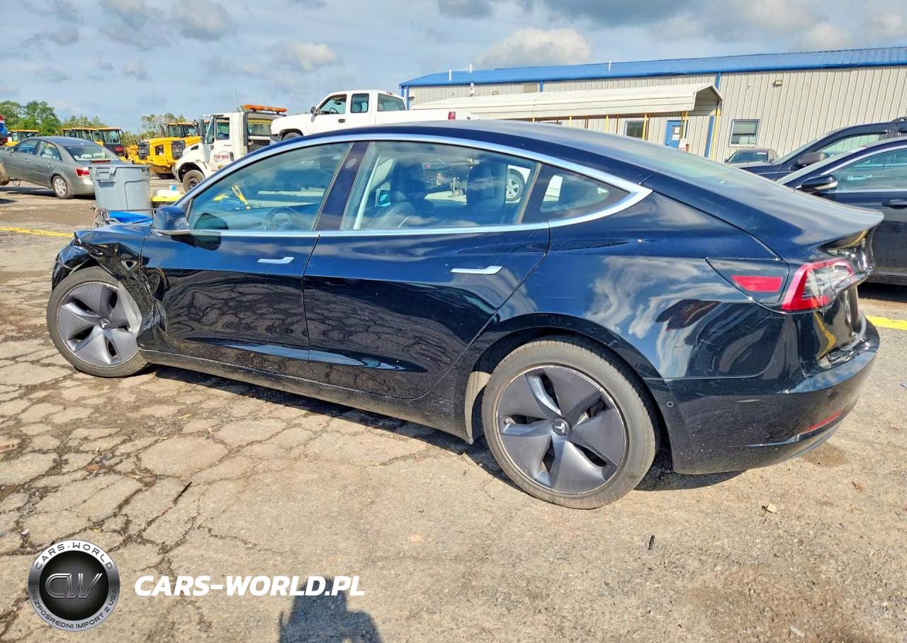 2018 Tesla Model 3 VIN:5YJ3E1EB3JF068262 - 2