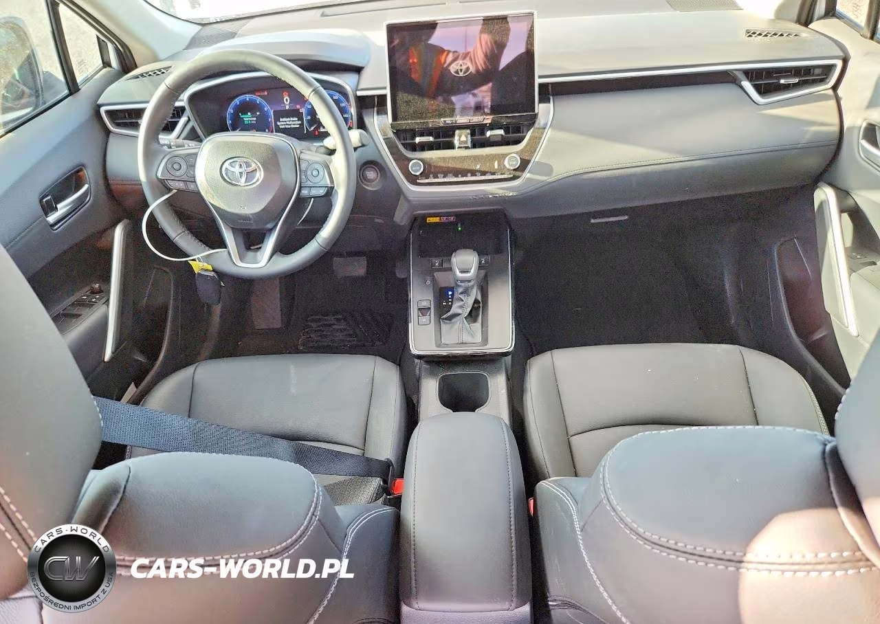 2026 Toyota Corolla Cross Xle VIN:7MUEAAAG9TV179764 - 8
