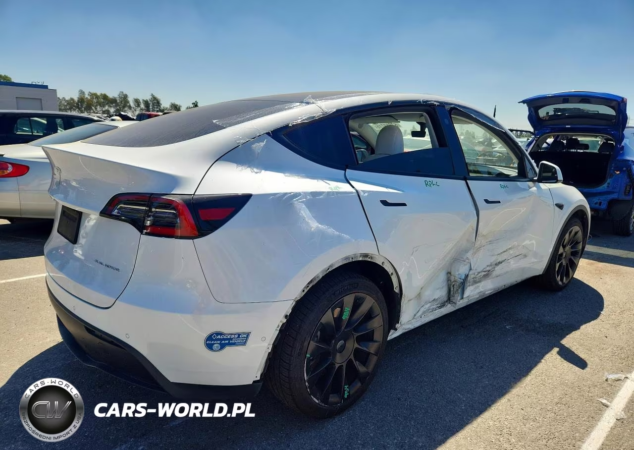 2021 Tesla Model Y VIN:5YJYGDEE3MF098359 - 3
