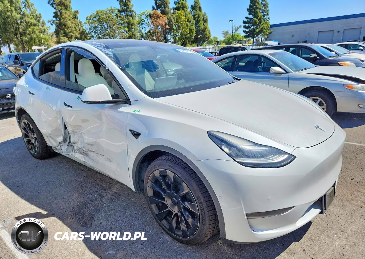 2021 Tesla Model Y VIN:5YJYGDEE3MF098359 - 4