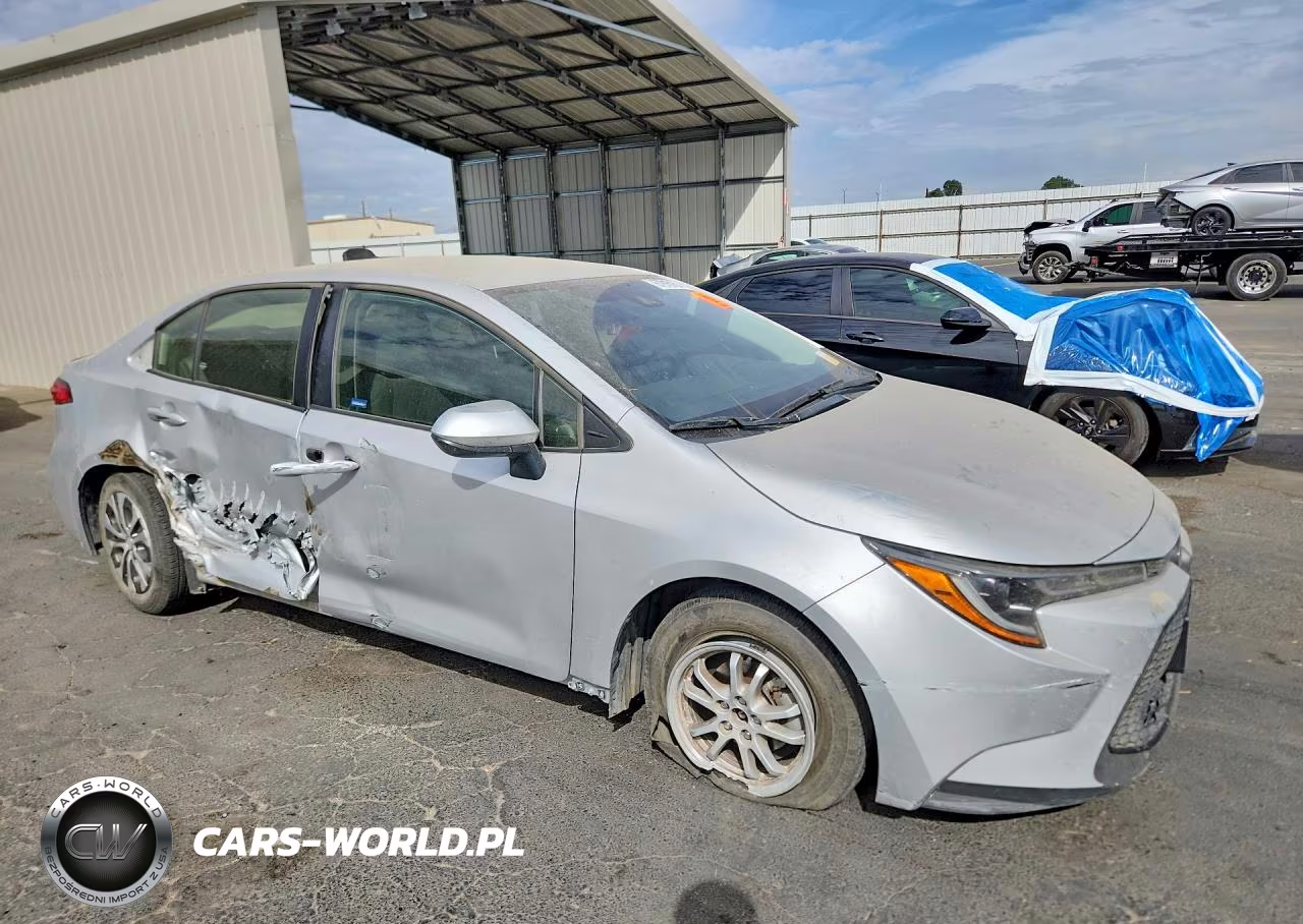 2022 Toyota Corolla Le VIN:JTDEAMDE8N3005775 - 4