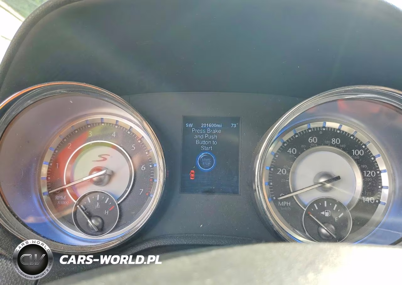 2014 Chrysler 300 S VIN:2C3CCAGG8EH229286 - 9