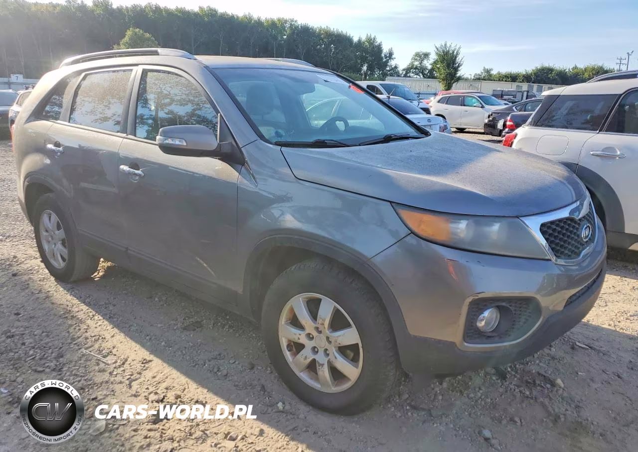 2011 Kia Sorento Lx VIN:5XYKT4A13BG159297 - 4