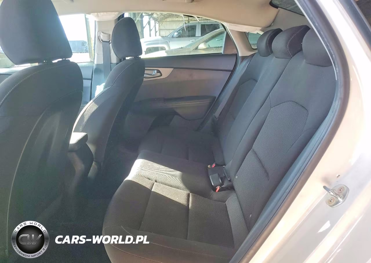 2021 Kia Forte Lxs VIN:3KPF24AD3ME359465 - 10
