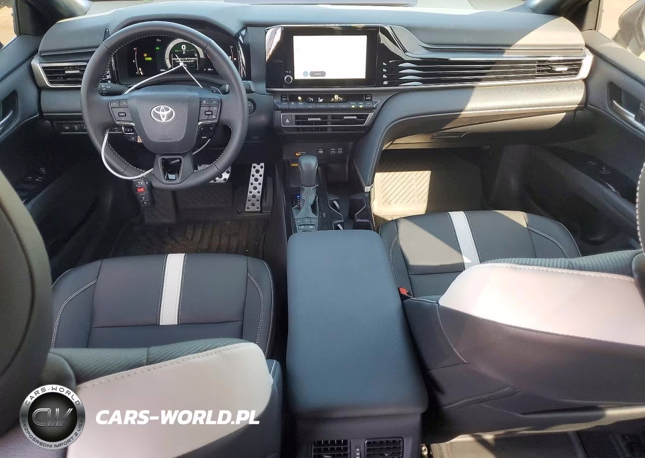 2026 Toyota Camry Le VIN:4T1DAACK5TU656365 - 8