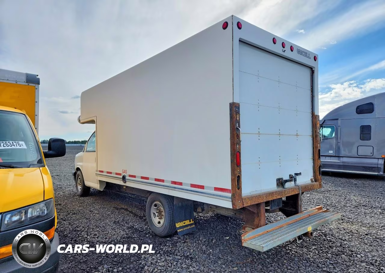 2018 Chevrolet Express Box Truck VIN:1GB0GSFG0J1344813 - 2